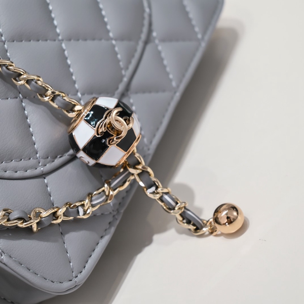 シャネルバッグ角部分ディテール